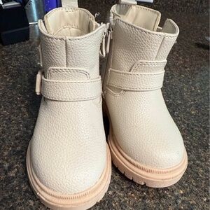 Like new super cute Toddler dress boots size 5T